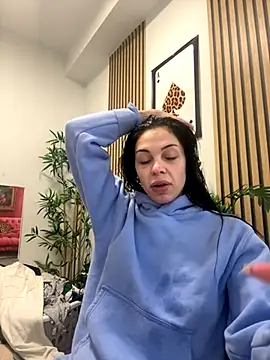 NattyFierros online show from November 18, 2025, 9:07 pm