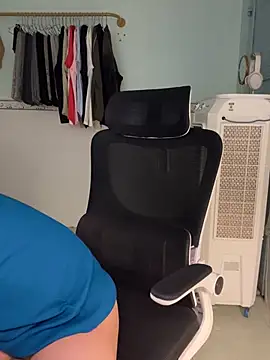 Snapshot of MinhTuanLive chatting on March 16, 2025, 3:50 pm MinhTuanLive online show from March 16, 2025, 3:50 pm