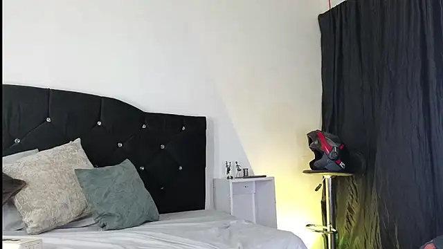 john cartter1 online show from October 22, 2025, 11:09 am