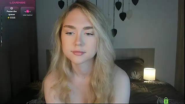 TheVanessaMaes online show from October 24, 2025, 7:24 pm