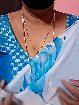 ananya956 online show from December 19, 2025, 9:44 am