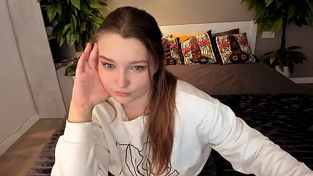 MagicPeachh  online show from October 9, 2025, 12:38 pm