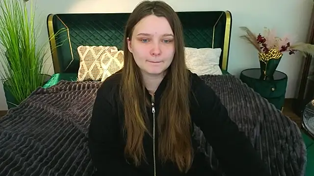 MagicPeachh  online show from April 9, 2026, 6:19 am