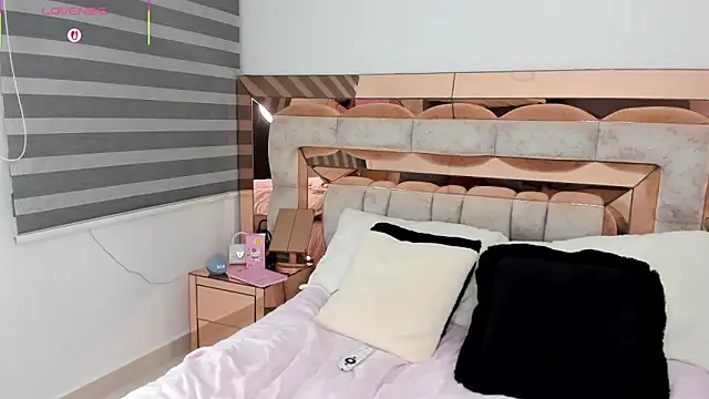 CamiiLovers online show from November 8, 2025, 1:09 am