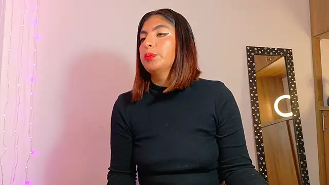 im anna  online show from November 10, 2025, 9:09 pm