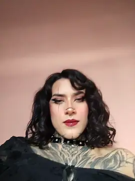 taaylor33 online show from December 19, 2025, 10:01 pm