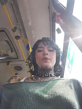 taaylor33 online show from April 13, 2026, 7:51 pm