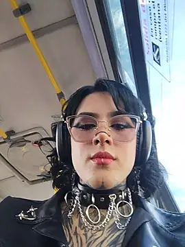 taaylor33 online show from March 11, 2026, 8:36 pm