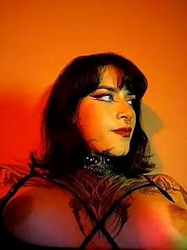 taaylor33 online show from November 15, 2025, 5:33 am