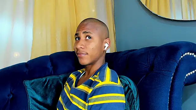 Snapshot of Ethan_Fox11 chatting on March 13, 2025, 2:12 pm Ethan Fox11 online show from March 13, 2025, 2:12 pm