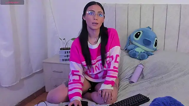 anny roberts online show from December 21, 2025, 9:15 pm