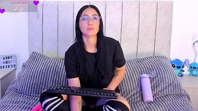 anny roberts online show from November 14, 2025, 11:08 pm