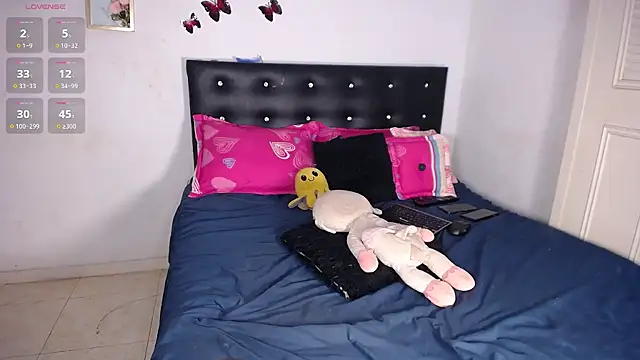 michelleoliver online show from December 2, 2025, 9:44 am