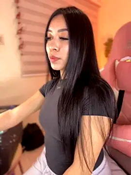 Starliee   online show from November 22, 2025, 3:05 am