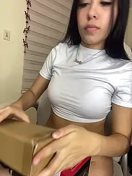 Starliee   online show from February 8, 2025, 12:28 am