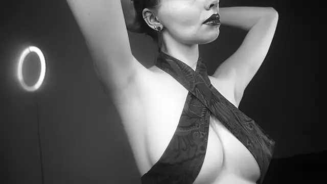 ginger hugs online show from October 23, 2025, 10:19 pm