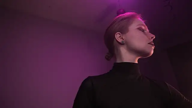 Snapshot of ginger_hugs chatting on January 18, 2026, 10:02 pm ginger hugs online show from January 18, 2026, 10:02 pm