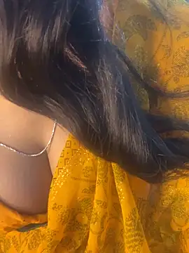 Spicy sari girl online show from May 13, 2026, 1:56 am
