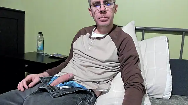 ImportantEquator0 online show from November 4, 2025, 11:47 am