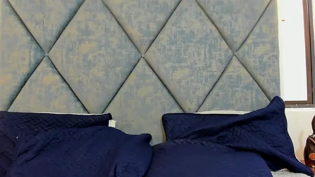 FreyaMoller online show from January 10, 2026, 1:17 pm