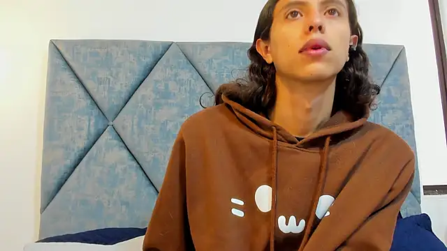 FreyaMoller online show from January 15, 2026, 1:58 pm