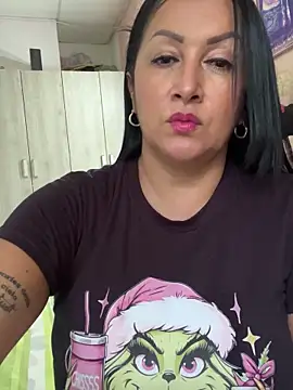 Snapshot of Milk_chloe chatting on February 5, 2026, 7:10 pm Milk chloe online show from February 5, 2026, 7:10 pm