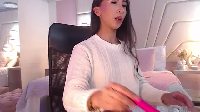 Snapshot of Riley__x chatting on December 16, 2024, 6:21 am Riley x online show from December 16, 2024, 6:21 am