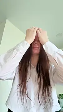 Kimi Ass online show from April 27, 2026, 10:24 am