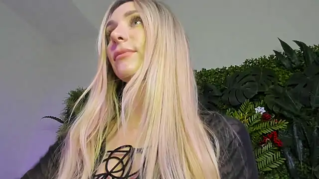 Horny Blond online show from November 22, 2025, 9:08 am