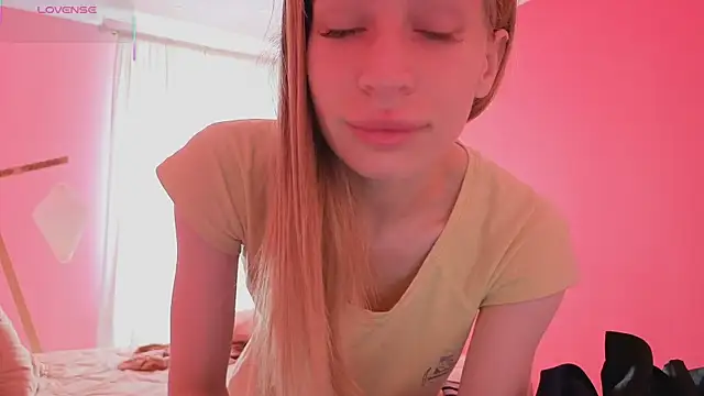 Snapshot of Elis_Fox chatting on July 16, 2026, 6:10 am Elis Fox online show from July 16, 2026, 6:10 am