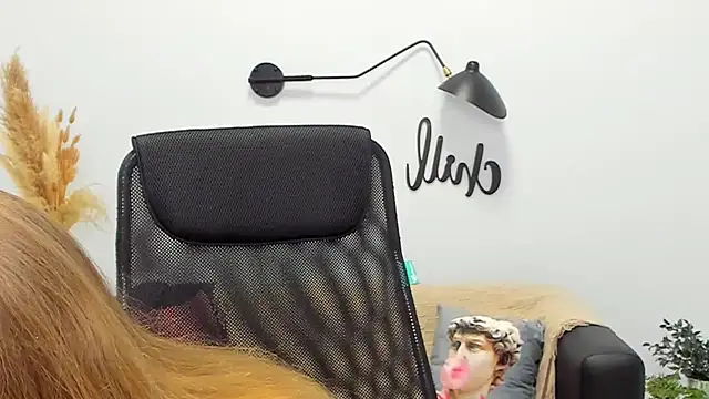 Snapshot of LolaWilsons chatting on March 11, 2025, 12:28 pm LolaWilsons online show from March 11, 2025, 12:28 pm