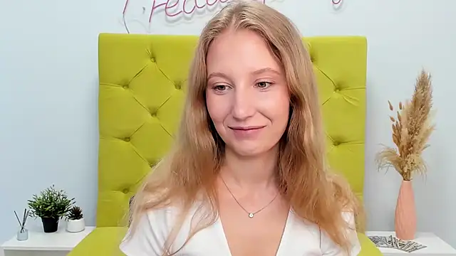 LolaWilsons online show from May 15, 2026, 6:22 am