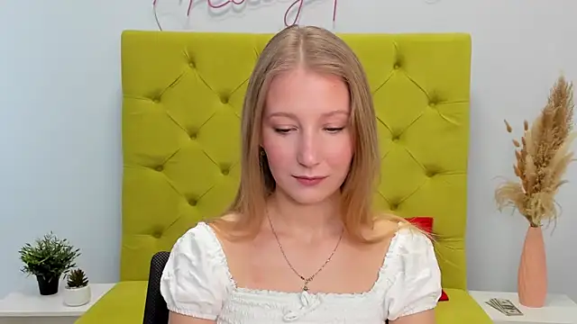 LolaWilsons online show from February 10, 2026, 7:18 am