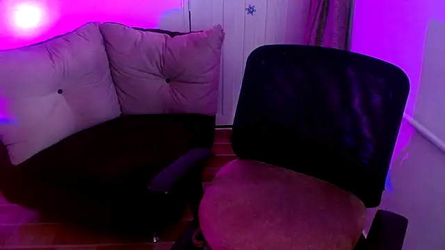 milfrousse online show from November 5, 2025, 11:52 pm