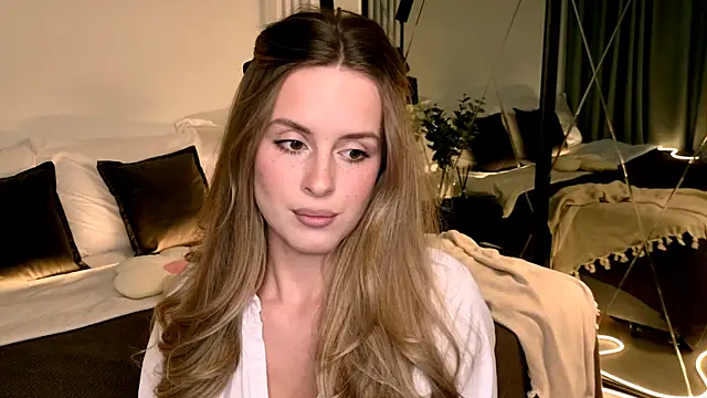 RozzitaBedberry online show from March 31, 2026, 3:47 pm