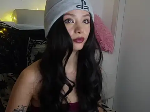 Snapshot of ari_kat chatting on May 14, 2026, 8:39 pm ari kat online show from May 14, 2026, 8:39 pm