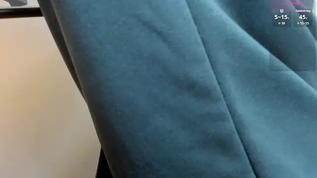 lizzy davis 1 online show from November 16, 2025, 4:06 am