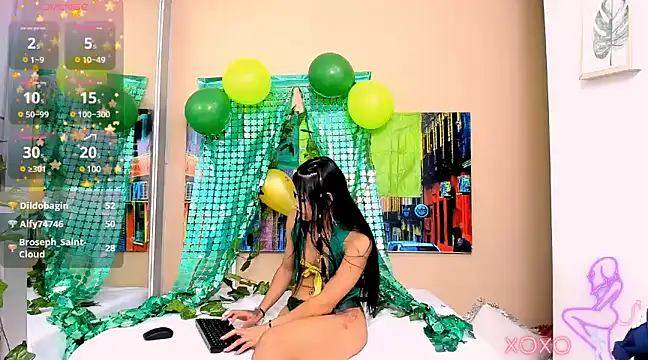 Snapshot of CristalLoren chatting on March 17, 2025, 5:49 pm CristalLoren online show from March 17, 2025, 5:49 pm