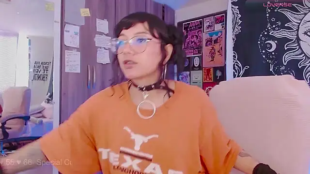 melissahowl online show from September 23, 2025, 2:24 pm