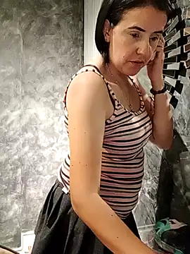 Snapshot of IsisBlake chatting on February 23, 2025, 3:29 pm IsisBlake online show from February 23, 2025, 3:29 pm
