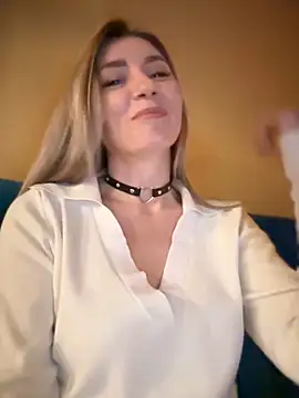 Snapshot of Crazy-Rosa chatting on January 28, 2025, 2:53 pm Crazy-Rosa online show from January 28, 2025, 2:53 pm