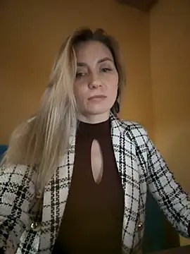 Snapshot of Crazy-Rosa chatting on February 14, 2025, 3:58 pm Crazy-Rosa online show from February 14, 2025, 3:58 pm