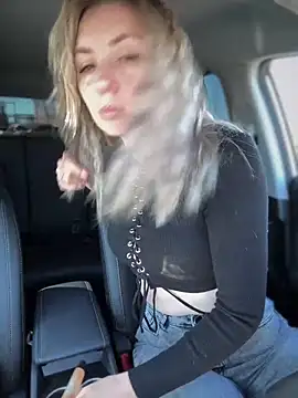 Snapshot of Crazy-Rosa chatting on March 18, 2025, 4:40 am Crazy-Rosa online show from March 18, 2025, 4:40 am