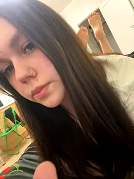 Marylallka5 online show from December 5, 2025, 4:05 pm