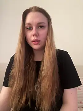 Snapshot of Marylallka5 chatting on July 9, 2026, 12:15 pm Marylallka5 online show from July 9, 2026, 12:15 pm