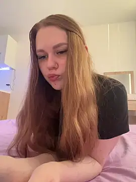Snapshot of Marylallka5 chatting on August 2, 2026, 2:04 pm Marylallka5 online show from August 2, 2026, 2:04 pm