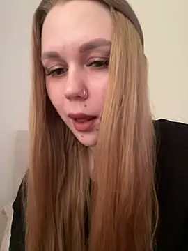 Snapshot of Marylallka5 chatting on June 25, 2026, 5:23 am Marylallka5 online show from June 25, 2026, 5:23 am