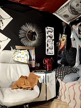 Gillygilly76 online show from November 17, 2025, 12:25 am