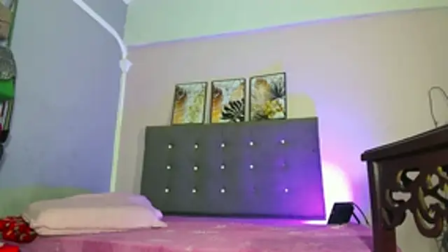 sexy-luna-star-ts online show from December 19, 2025, 7:05 pm