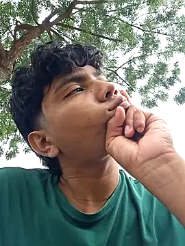 Snapshot of _Ottis_ chatting on February 6, 2026, 4:25 pm Ottis online show from February 6, 2026, 4:25 pm